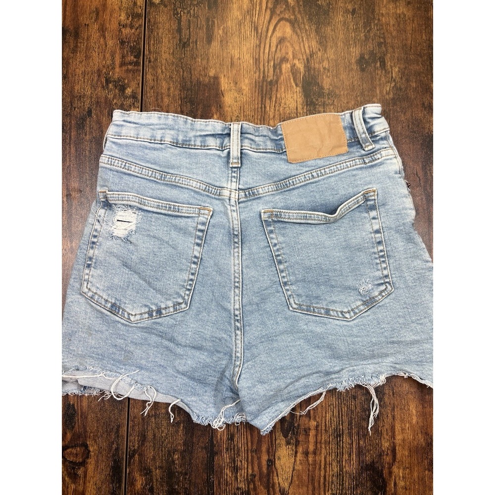 H&M Denim Womens Sz 6 Distressed 90s Boyfriend Jean Shorts Low Waist - Picture 9 of 9